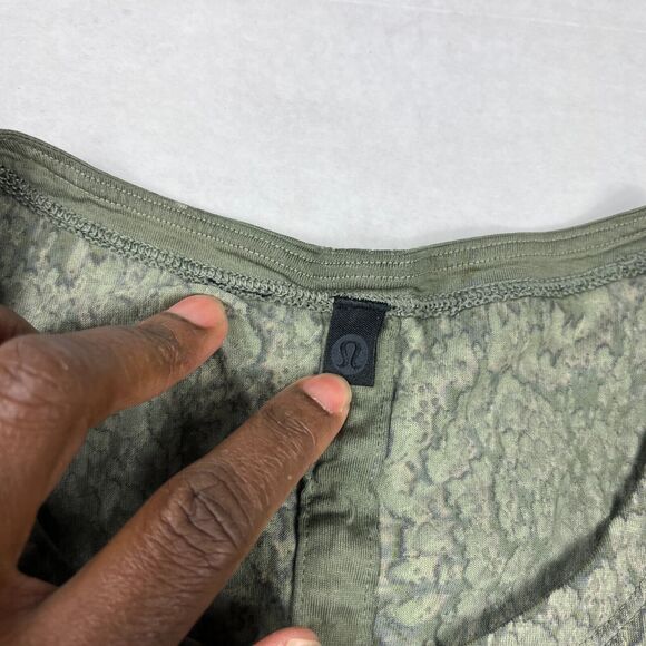 Lululemon Womens Performance T-Shirt Green Short Sleeve Stretch Tee 10/12 FLAW - Picture 4 of 11